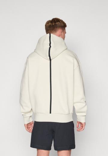 Спортивная кофта