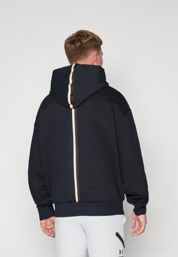 Спортивная кофта