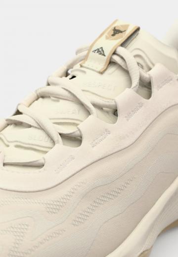 Тренировочные кроссовки