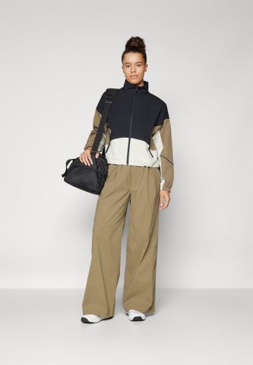 Спортивная куртка