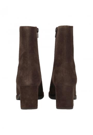 Полусапожки на высоком каблуке