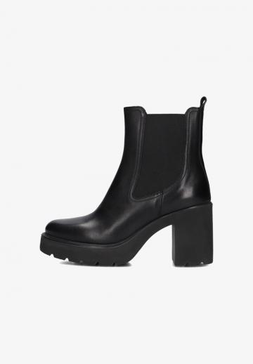 Полусапожки на высоком каблуке