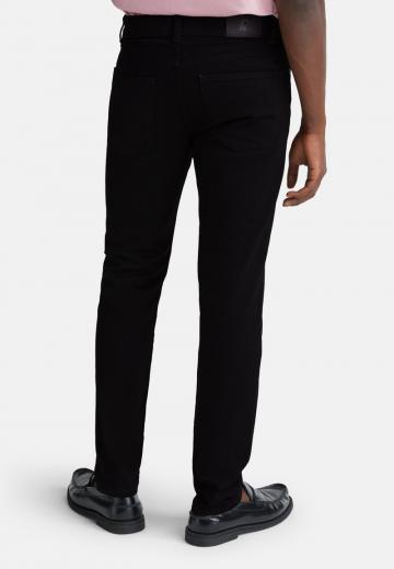 Узкие джинсы