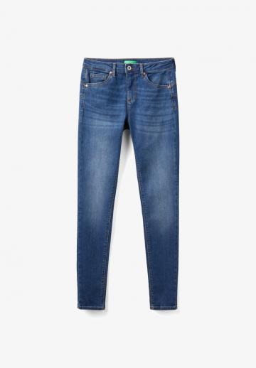 Узкие джинсы