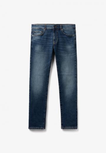 Узкие джинсы