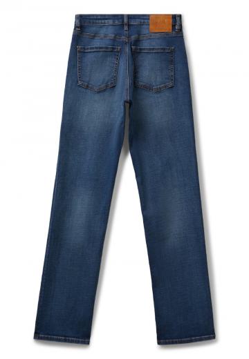 Прямые джинсы