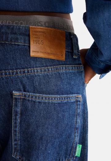 Клешеные джинсы