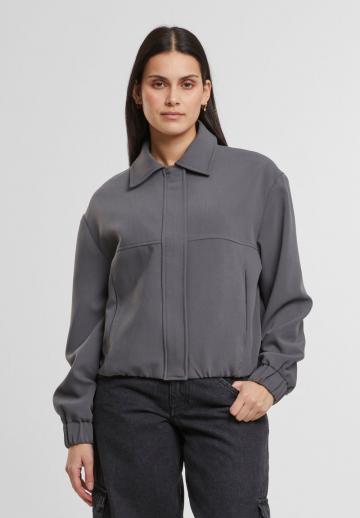 Куртка с накладнымит карманами