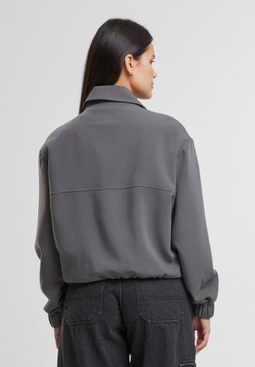 Куртка с накладнымит карманами