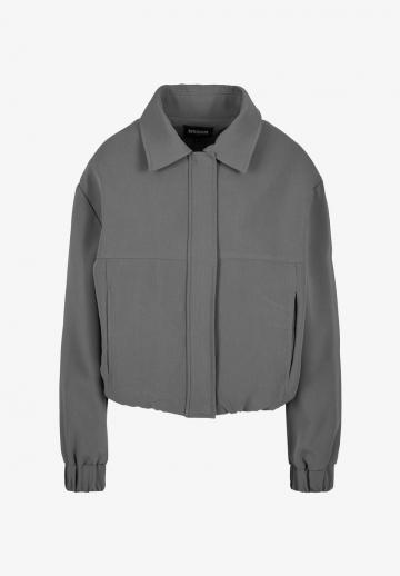 Куртка с накладнымит карманами