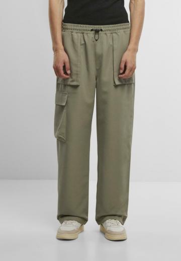 Брюки с накладными карманами