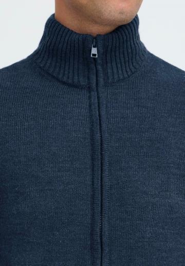 Вязаная кофта