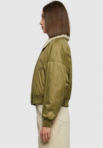 Куртка с накладнымит карманами