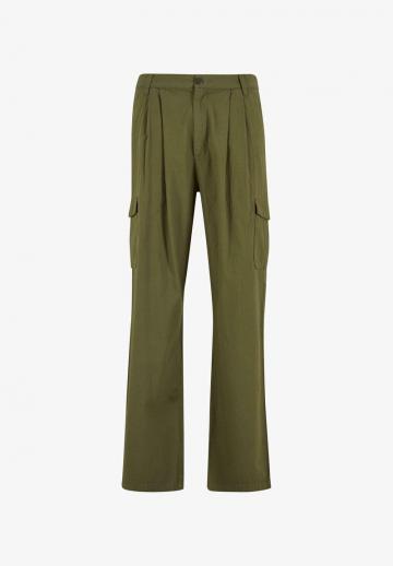 Брюки с накладными карманами