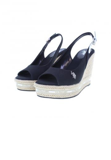 Босоножки на танкетке