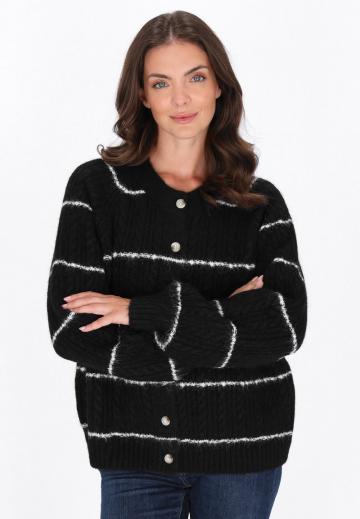 Вязаный жилет