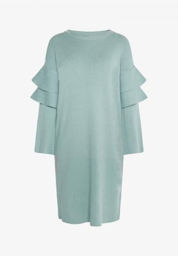 Вязаное платье