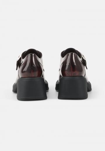 Туфли с высоким носом