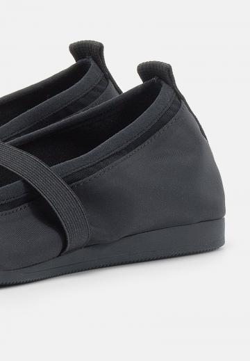 Спортивные балетки