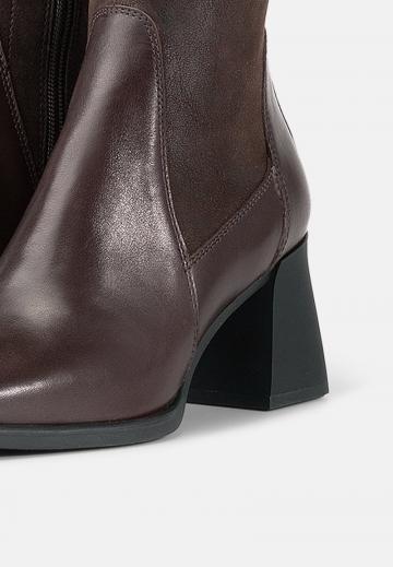 Высокие сапоги