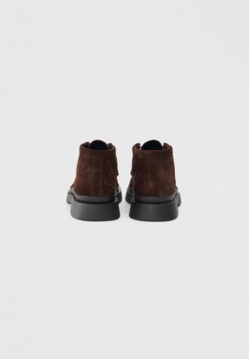 Ботинки на шнуровке