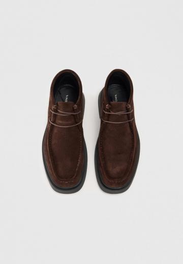 Ботинки на шнуровке