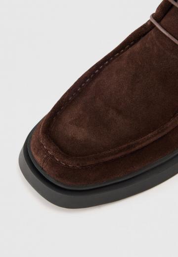 Ботинки на шнуровке