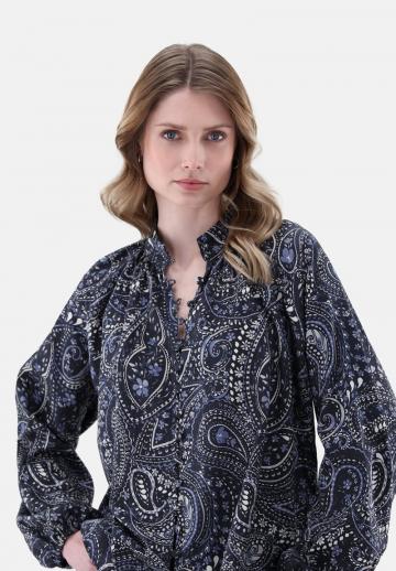 Атласная блузка