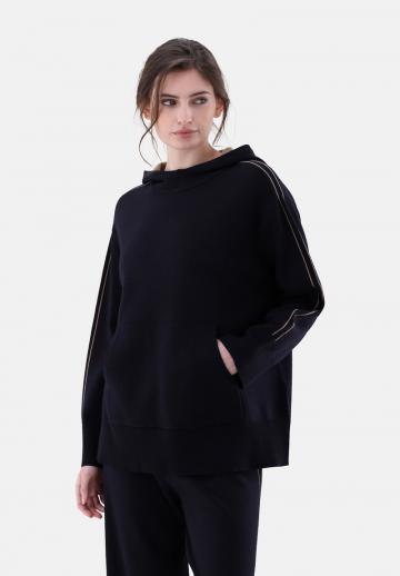 Пуловер с капюшоном