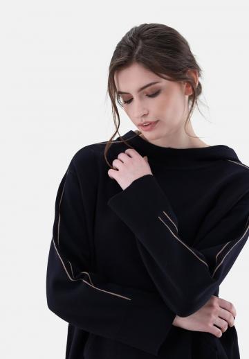 Пуловер с капюшоном