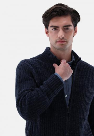 Вязаная кофта