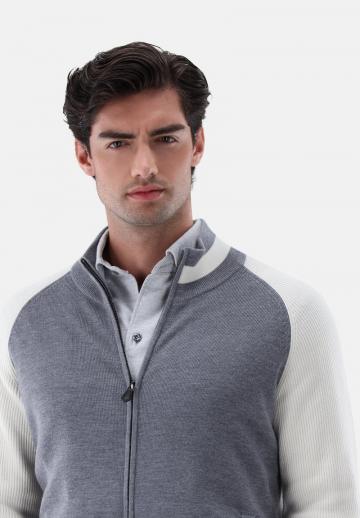 Вязаная кофта