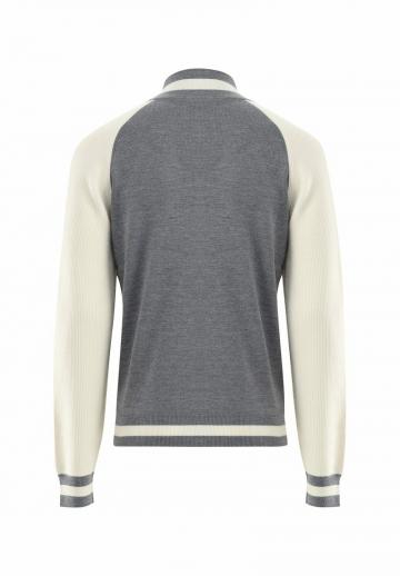 Вязаная кофта