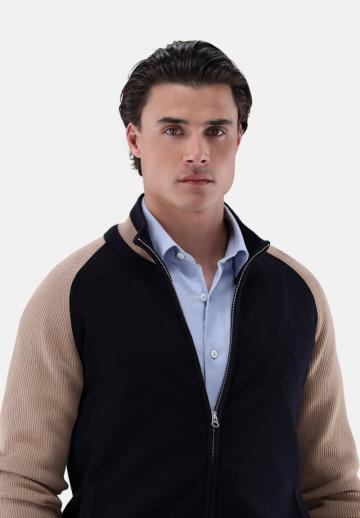 Вязаная кофта