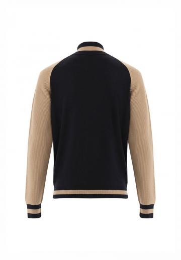 Вязаная кофта