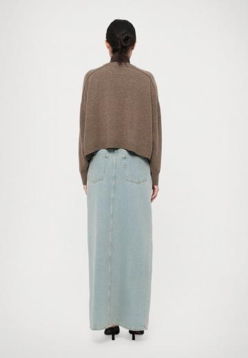 Вязаный жилет