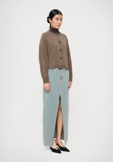 Вязаный жилет