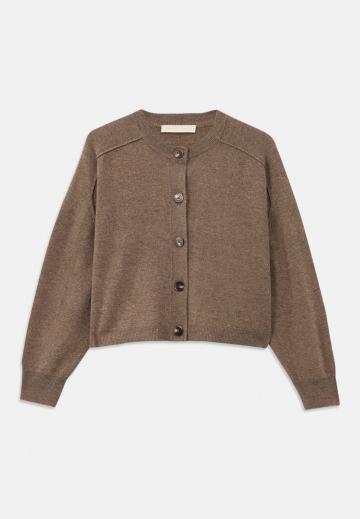 Вязаный жилет