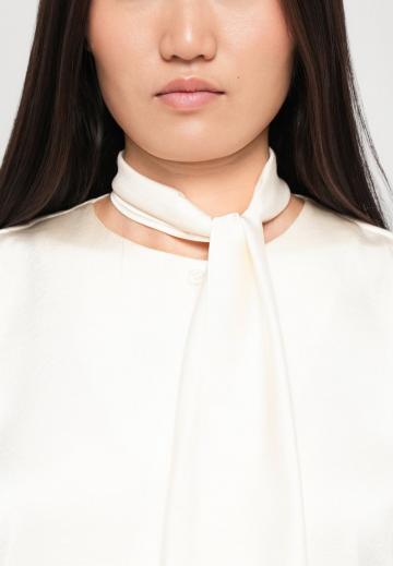 Атласная блузка