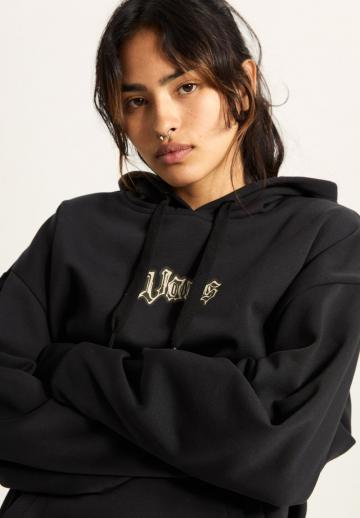 Пуловер с капюшоном