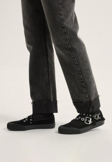 Прямые джинсы