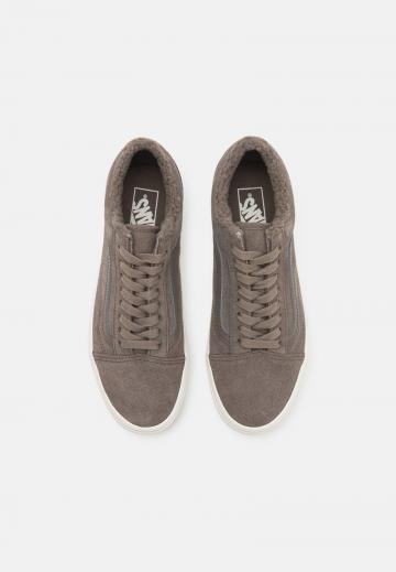 Гандбольные кроссовки