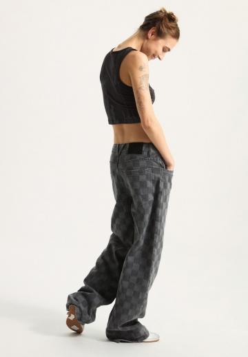 Прямые джинсы