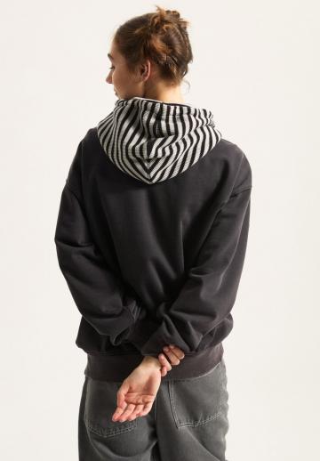 Пуловер с капюшоном