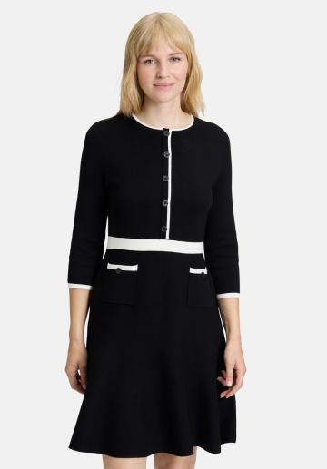 Вязаное платье