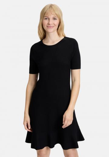 Вязаное платье