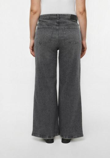Свободные джинсы