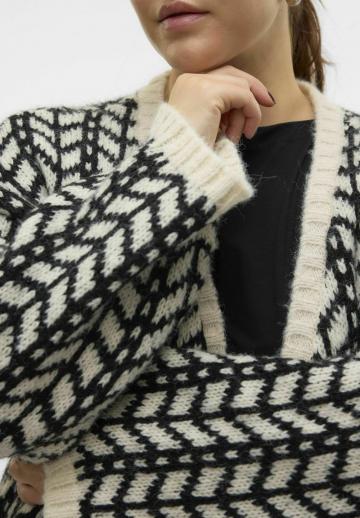 Жаккардовая вязаная кофта