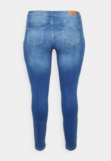 Короткие джинсы