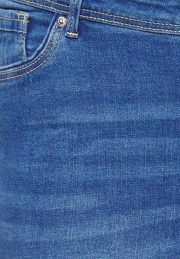 Короткие джинсы